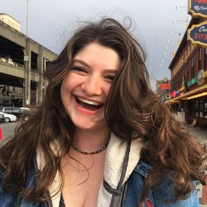 Meet your Posher, Lauren